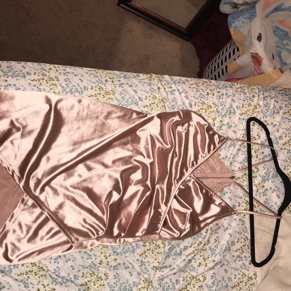 Fashion nova blush dress - Picture 7 of 8